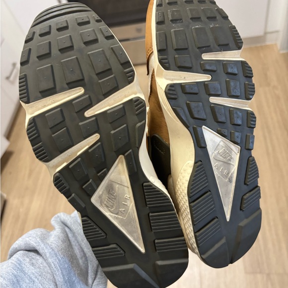 Nike brown huaraches - Picture 9 of 9